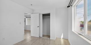 Charming 4BR Duplex in San Diego Gallery 15