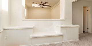 Beautifully Maintained Townhome with Fantastic Amenities Gallery 14