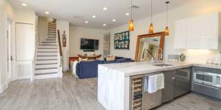 ** LUXURY MODERN ZEN RETREAT IN NAPLES PARK ** WALK TO THE BEACH **   4BR/4BA PRIVATE POOL & SPA FULLY REMODELED ** MERCATO **OFFERED FURNISHED SEASONALLY, WEEKLY OR ANNUALLY ** NO HOA PROCESS SO MOVE IN TODAY ** READY FOR A TENANT ** Gallery 43