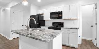 798-800 Kelton Avenue - 798 Gallery 1