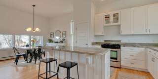 Stunning 4 Bed 2.5 Bath Steps from Willards Beach UNFURNISHED Gallery 12