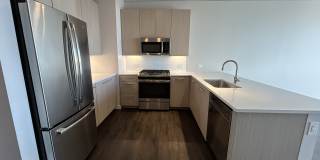 229 S Peoria St Gallery 4