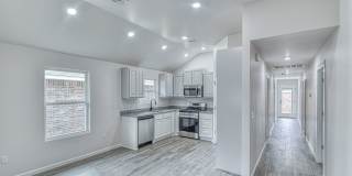 Brand New Construction in Varenna Landing! Gallery 7