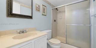1000 Parkview Dr Gallery 4