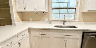 3-bed/2-bath with two living spaces! Gallery 7