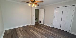 2bd 1.5ba Townhouse w/ Bonus Rm & Deck Gallery 14