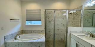 Stunning 4 Bedroom 3-bathroom home located in Mosaic! Gallery 81