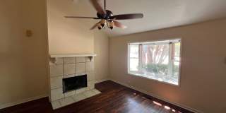 Rustic 2 Bedroom Condo in Convenient Location Gallery 7