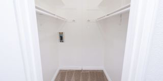 MOVE IN SPECIAL! $750 off first month rent! 2BR/1.5BA Condo! 2 parking spaces Gallery 32
