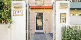 120 Fleet St Gallery 17