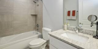 1031 W Monroe St Gallery 11