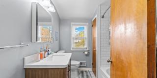 22 JAMES Place Gallery 18