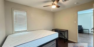 Campus Commons Apartments Gallery 15