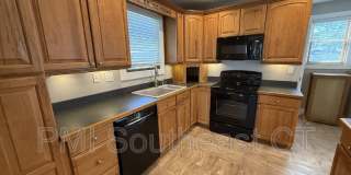 86 School St Gallery 6