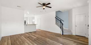 140 Kinley Ave Gallery 1