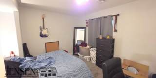7 Bedroom Home in Bloomington Gallery 22