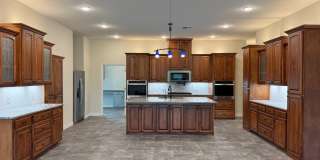 Massive 4 Bed 3 Bath on 2.64 acres in Ace Acres Gallery 7