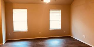 3 bed 2 bath with 2 car garage duplex for rent in Edmond near Broadway and 2nd Street! Gallery 1