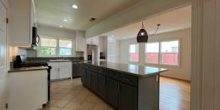 MOVE-IN READY! House w/full guest unit; near to Ventura Blvd! Gallery 1