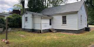 1875 S Lumpkin Street Gallery 1