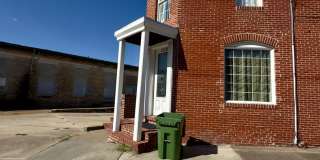 Charming 2Bed/2.5Bath in Washington Vilage - Extra Space in the Basement Gallery 5