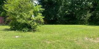 Knoxville 37920 - Very nice updated 2 bedroom home in South Knoxville for rent. - Contact Lisa Vineyard and Shannon Russell (865) 216-9334 Gallery 19