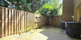 Beautifully Updated 3BR/3.5BA Townhome in Sought-After Westbard Mews!! Gallery 27