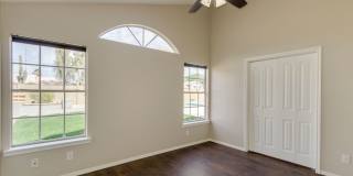 FABULOUS REMODELED HOME WITH POOL! Gallery 27