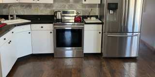 Charming 1BR House in Hudson Gallery 1