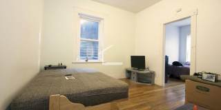 Nice, inexpensive 3 bed for the upcoming school year! Gallery 6