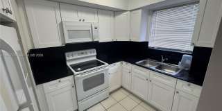 1370 NE 119th St Gallery 1