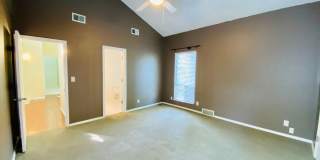 {13042} Contemporary in Lenexa + Fenced Yard + All Appliances Included {13042} Contemporary in Lenexa + Fenced Yard + All Appliances Included Gallery 25