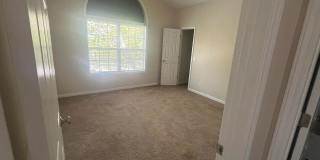 Room in 2 Bedroom Home at Claret Ln Gallery 11