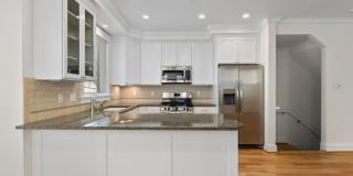 3Bd/3Ba Seattle Townhouse Gallery 17