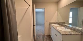 3br 2Ba 2-Story Home with fenced yard and garage Near Golf Course, Rotary Park Gallery 37