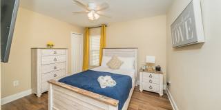 205 East Kirby Street Gallery 15