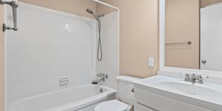 Three bedroom home close to USA with a garage Gallery 13