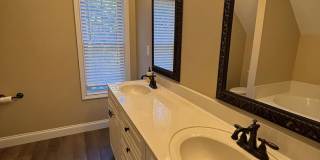Freshly Renovated Dollhouse in Maryville!! Gallery 22