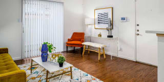 The Daphne Apartments Gallery 8