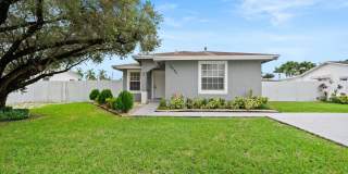 Beautiful 4 bed 3 bathroom Single Family Home with a large fenced yard Gallery 1