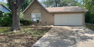 3/2/2 Single Story Hidden Gem ~ Conveniently Located to RAFB, SAMMC & shopping ~ Move in Ready! Gallery 1