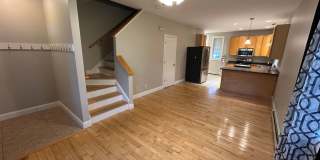 Beautiful Townhouse in NEW NORTH END Burlington 3BD/4BA Gallery 11