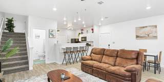 4 OAK PLZ Gallery 1