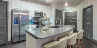 2825 E Martin Luther King Blvd Gallery 3