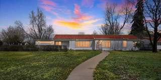Charming 3BR Parkway House in Denver Gallery 1