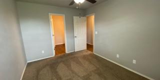 3 Bed 2 Bath 2 Car Garage Duplex with Mowing Included AND all Kitchen Appliances! Gallery 9