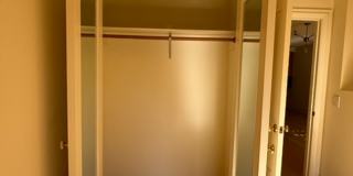 Epic REA- Serene 2 BR/1 BA Flat w/Private Deck & Yard in Lone Mountain Gallery 32