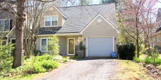 3 bedroom duplex for rent in quiet neighborhood! 736 Woodland Dr. Gallery 1