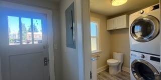 Huge 4 bedroom -A stones throw to PLU! Gallery 18