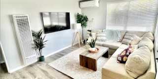 Fully Furnished 2BR Home with Huge Yard & Stunning Views – In-Unit Washer/Dryer! Gallery 5